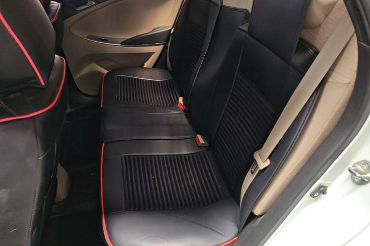 Used Hyundai Verna (older generation) 2014 1.4L Manual Smart GLS Trim Left Rear Seat