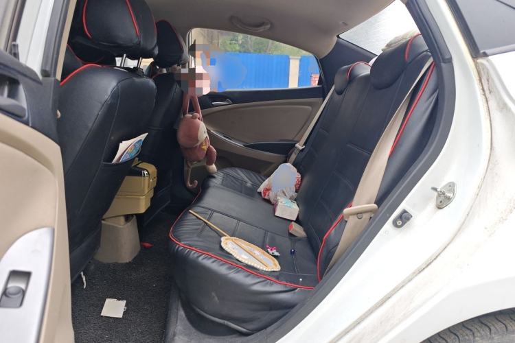 Used Hyundai Verna (older generation) 2014 1.4L Manual Smart GLS Trim Left Rear Seat