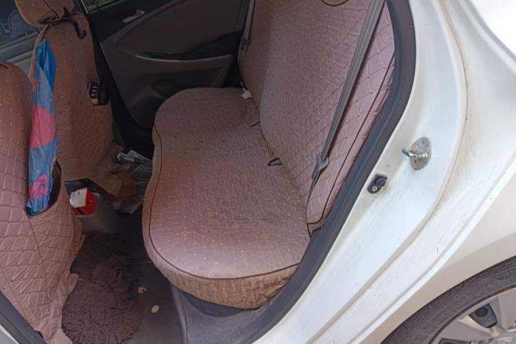 Used Hyundai Verna (older generation) 2014 1.4L Manual Smart GLS Trim Left Rear Seat