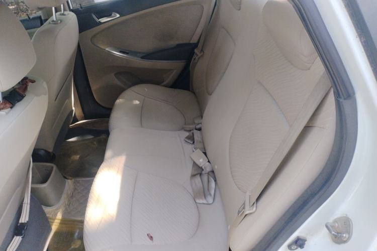 Used Hyundai Verna (older generation) 2014 1.4L Manual Top-Tier Model TOP Left Rear Seat