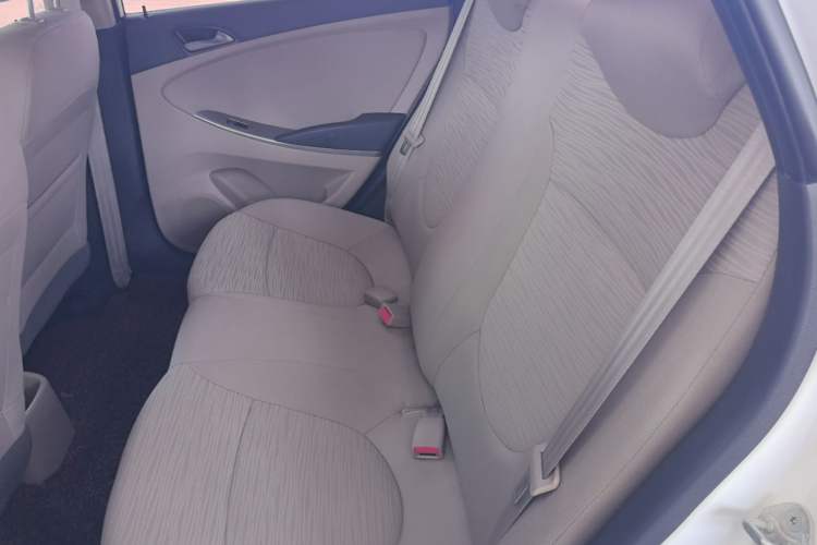 Used Hyundai Verna (older generation) 2014 1.4L Manual Smart GLS Trim Left Rear Seat