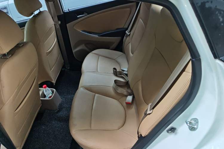 Used Hyundai Verna (older generation) 2014 1.4L Automatic Smart GLS Left Rear Seat