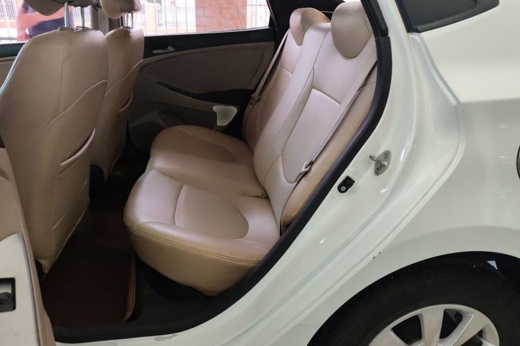 Used Hyundai Verna (older generation) 2014 1.4L Manual Smart GLS Trim Left Rear Seat