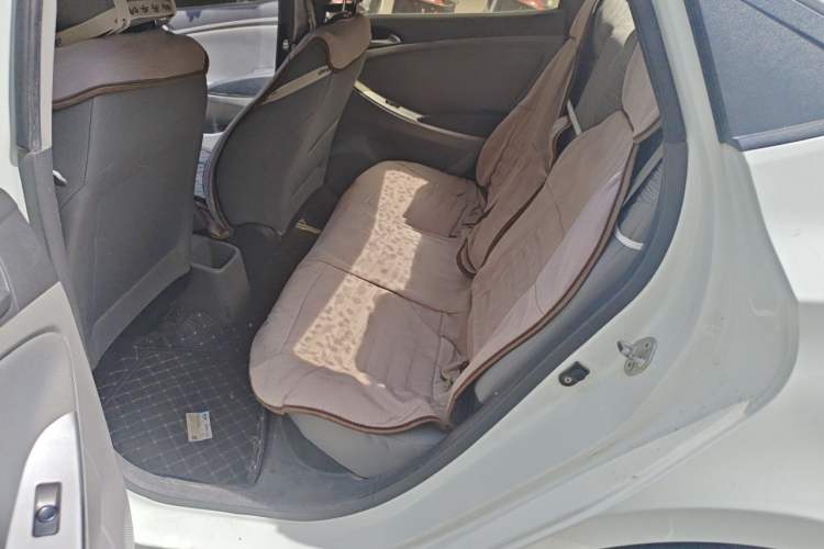 Used Hyundai Verna (older generation) 2014 1.4L Manual Smart GLS Trim Left Rear Seat