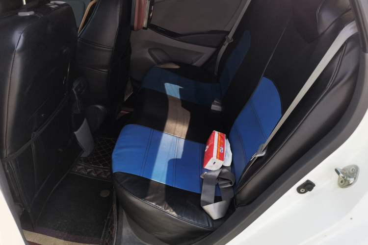 Used Hyundai Verna (older generation) 2014 1.4L Manual Smart GLS Trim Left Rear Seat