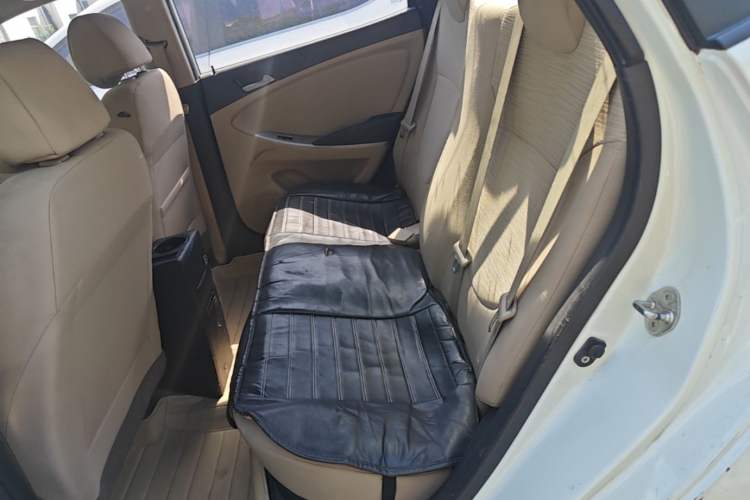 Used Hyundai Verna (older generation) 2014 1.4L Automatic Smart GLS Left Rear Seat