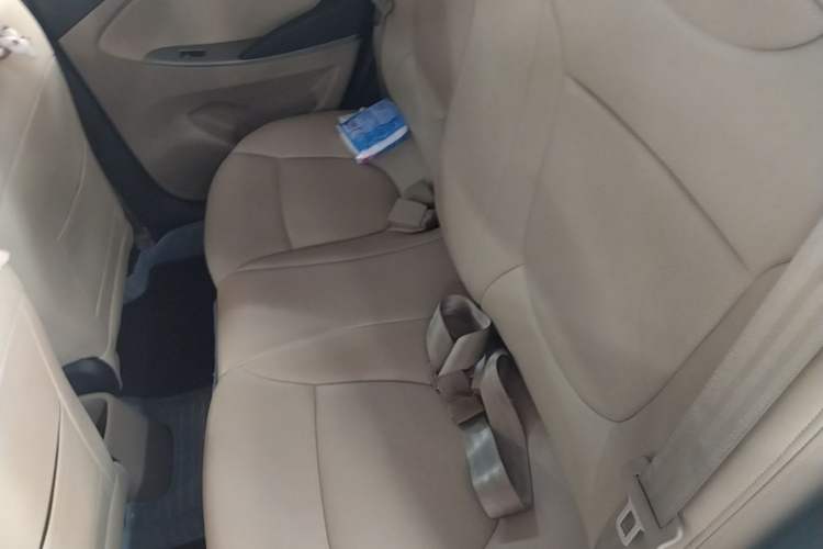 Used Hyundai Verna (older generation) 2014 1.4L Automatic Smart GLS Left Rear Seat