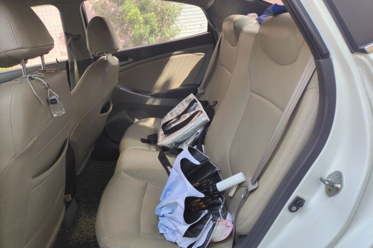 Used Hyundai Verna (older generation) 2014 1.4L Automatic Smart GLS Left Rear Seat