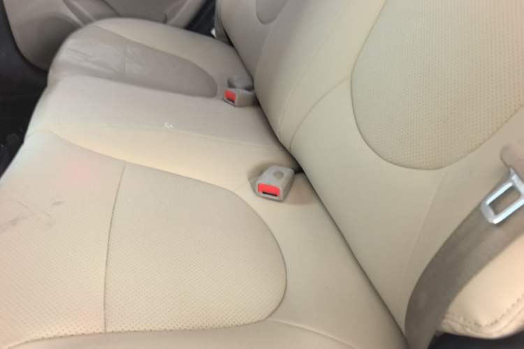 Used Hyundai Verna (older generation) 2014 1.4L Manual Smart GLS Trim Left Rear Seat