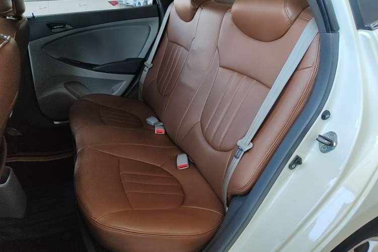 Used Hyundai Verna (older generation) 2014 1.4L Automatic Smart GLS Left Rear Seat