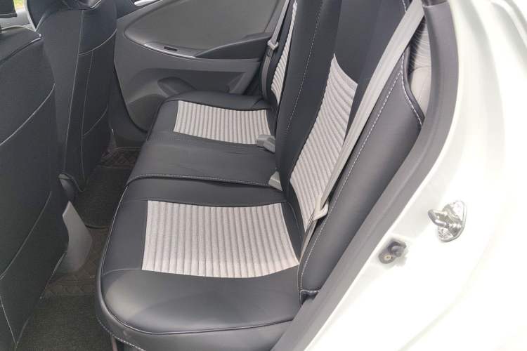 Used Hyundai Verna (older generation) 2014 1.4L Automatic Smart GLS Left Rear Seat