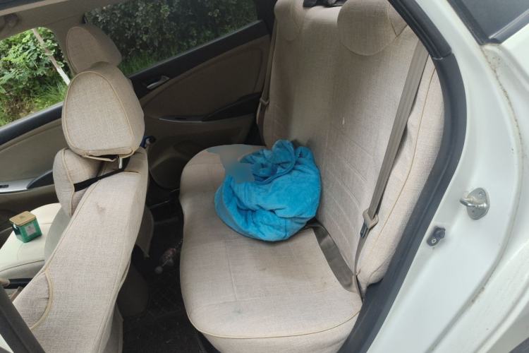 Used Hyundai Verna (older generation) 2014 1.4L Automatic Smart GLS Left Rear Seat