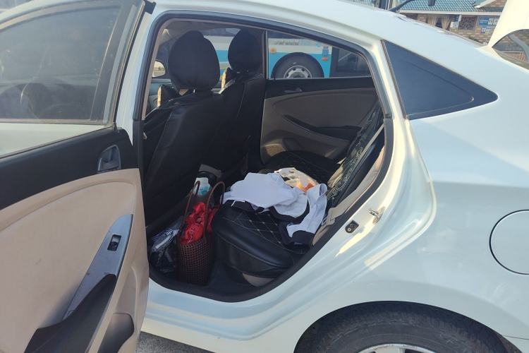 Used Hyundai Verna (older generation) 2014 1.4L Automatic Smart GLS Left Rear Seat