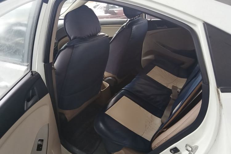 Used Hyundai Verna (older generation) 2014 1.4L Manual Smart GLS Trim Left Rear Seat