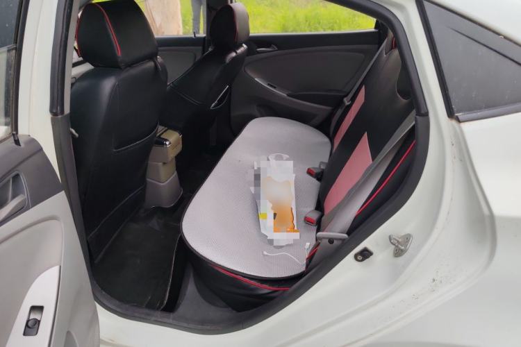 Used Hyundai Verna (older generation) 2014 1.4L Automatic Smart GLS Left Rear Seat