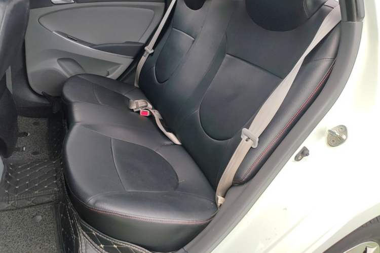 Used Hyundai Verna (older generation) 2014 1.4L Manual Smart GLS Trim Left Rear Seat