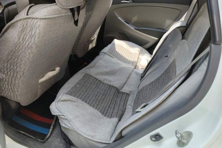 Used Hyundai Verna (older generation) 2014 1.4L Automatic Smart GLS Left Rear Seat