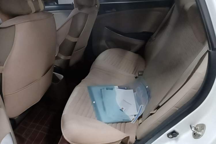 Used Hyundai Verna (older generation) 2014 1.4L Manual Smart GLS Trim Left Rear Seat