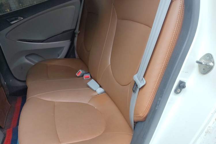 Used Hyundai Verna (older generation) 2014 1.4L Manual Smart GLS Trim Left Rear Seat