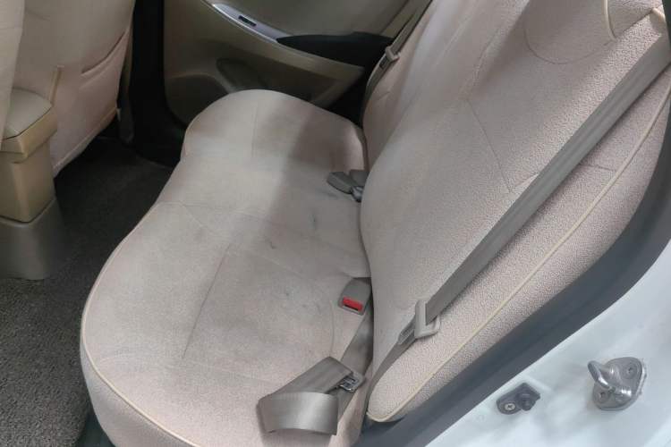Used Hyundai Verna (older generation) 2014 1.4L Manual Smart GLS Trim Left Rear Seat