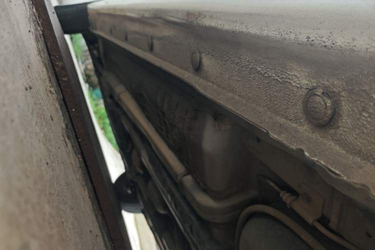 Used Hyundai Verna (older generation) 2014 1.4L Automatic Smart GLS Left Side Sill