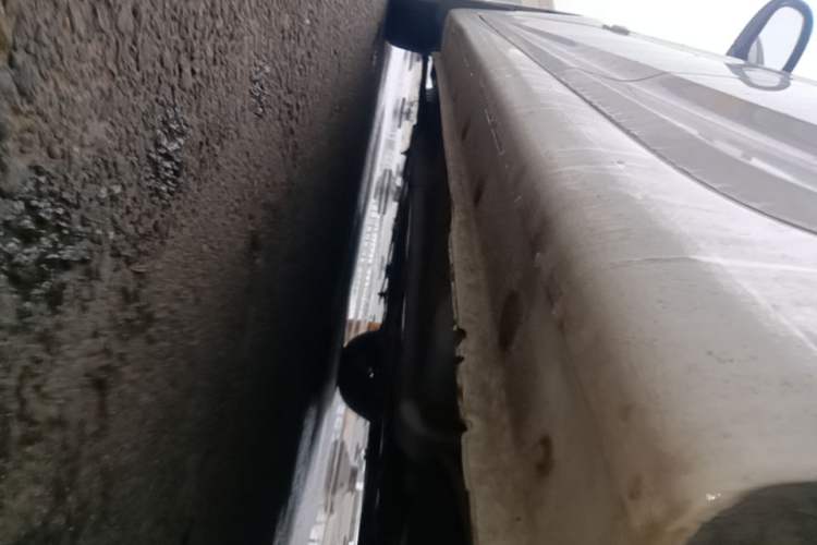 Used Hyundai Verna (older generation) 2014 1.4L Manual Smart GLS Trim Left Side Sill
