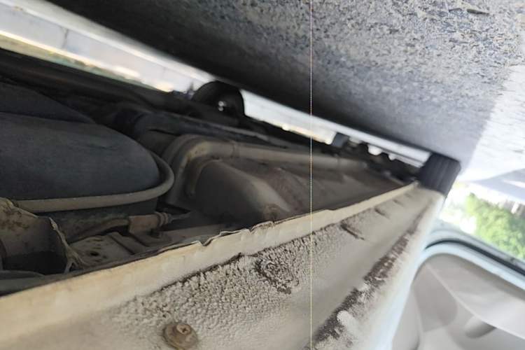 Used Hyundai Verna (older generation) 2014 1.4L Automatic Smart GLS Left Side Sill