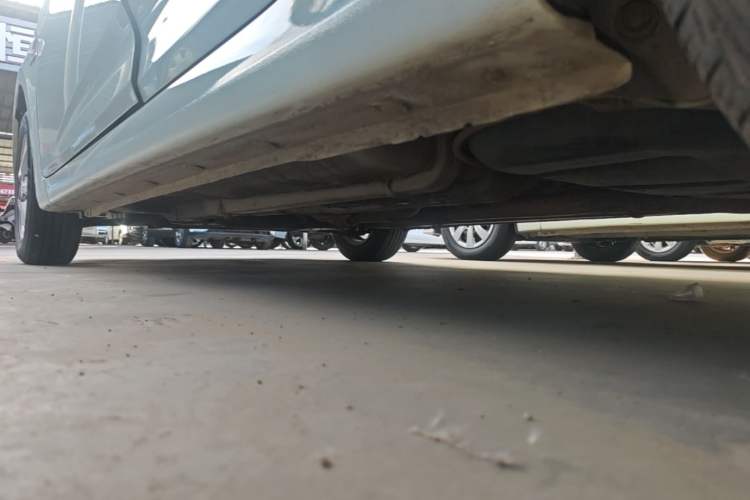 Used Hyundai Verna (older generation) 2014 1.4L Manual Smart GLS Trim Left Side Sill