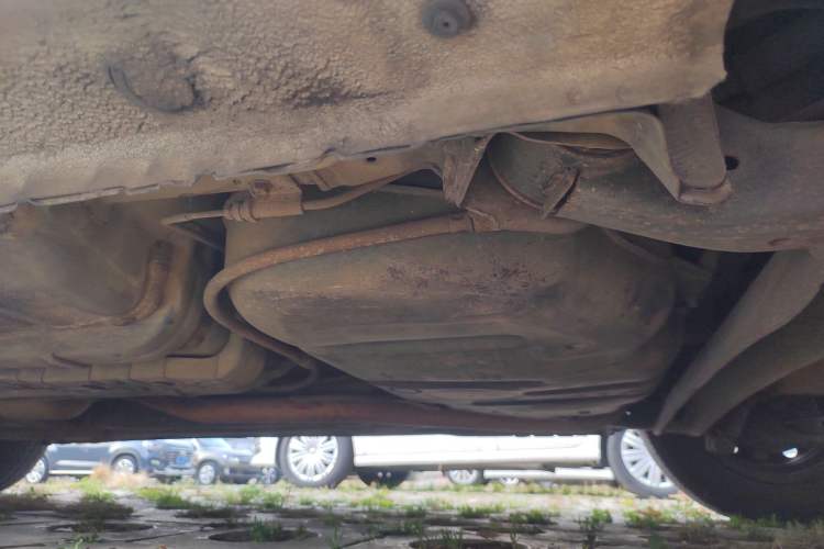 Used Hyundai Verna (older generation) 2014 1.4L Automatic Fashion GS Model Left Side Sill