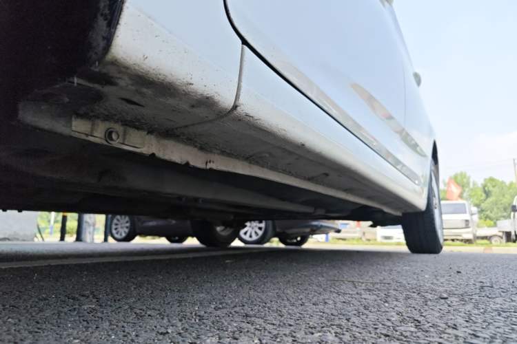 Used Hyundai Verna (older generation) 2014 1.4L Manual Smart GLS Trim Left Side Sill