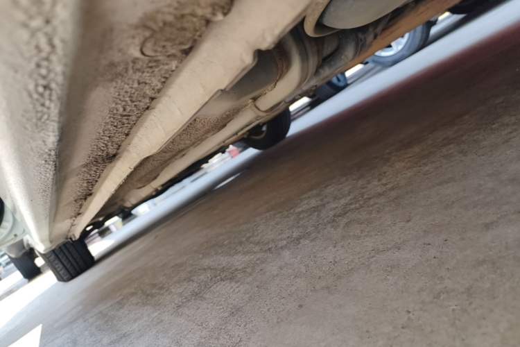 Used Hyundai Verna (older generation) 2014 1.4L Automatic Smart GLS Left Side Sill