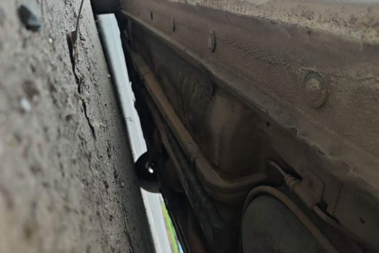 Used Hyundai Verna (older generation) 2014 1.4L Automatic Leading-Edge GLX Left Side Sill
