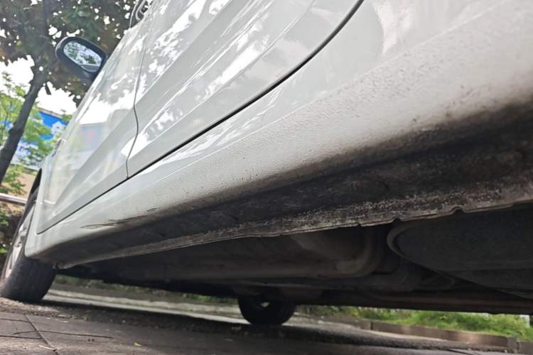 Used Hyundai Verna (older generation) 2014 1.4L Automatic Leading-Edge GLX Left Side Sill