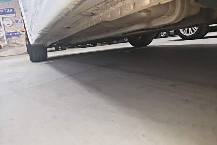 Used Hyundai Verna (older generation) 2014 1.4L Automatic Smart GLS Left Side Sill