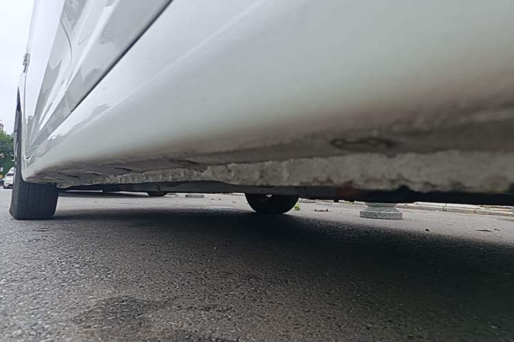Used Hyundai Verna (older generation) 2014 1.4L Automatic Smart GLS Left Side Sill