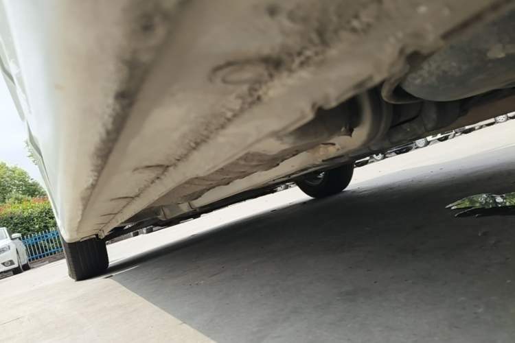 Used Hyundai Verna (older generation) 2014 1.4L Automatic Smart GLS Left Side Sill
