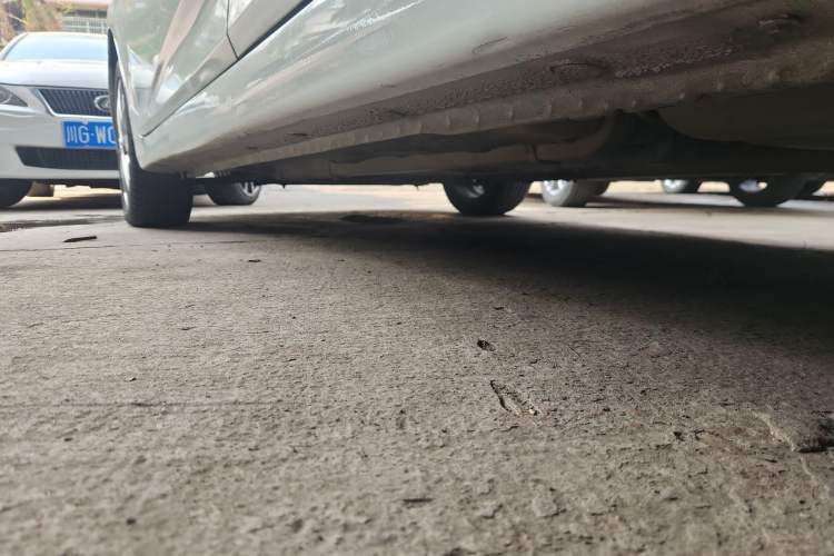 Used Hyundai Verna (older generation) 2014 1.4L Manual Top-Tier Model TOP Left Side Sill