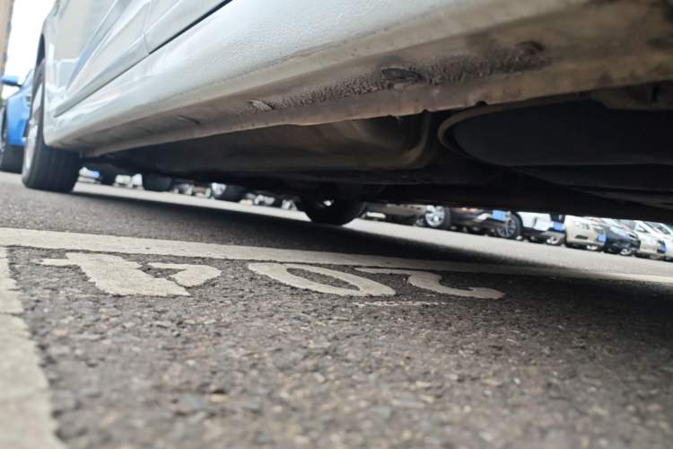 Used Hyundai Verna (older generation) 2014 1.4L Automatic Leading-Edge GLX Left Side Sill