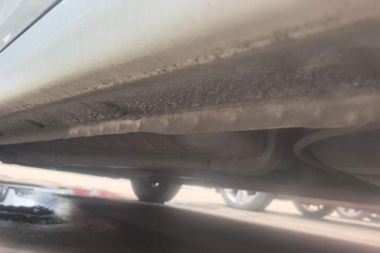Used Hyundai Verna (older generation) 2014 1.4L Manual Smart GLS Trim Left Side Sill