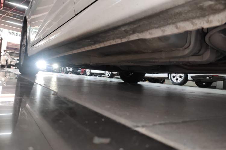 Used Hyundai Verna (older generation) 2014 1.4L Automatic Leading-Edge GLX Left Side Sill