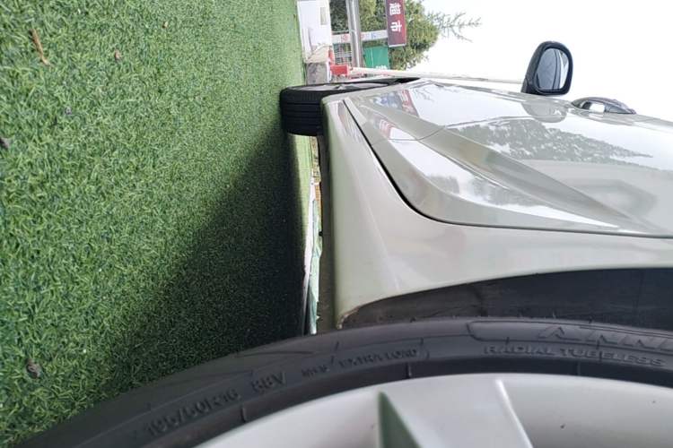 Used Hyundai Verna (older generation) 2014 1.4L Manual Top-Tier Model TOP Left Side Sill