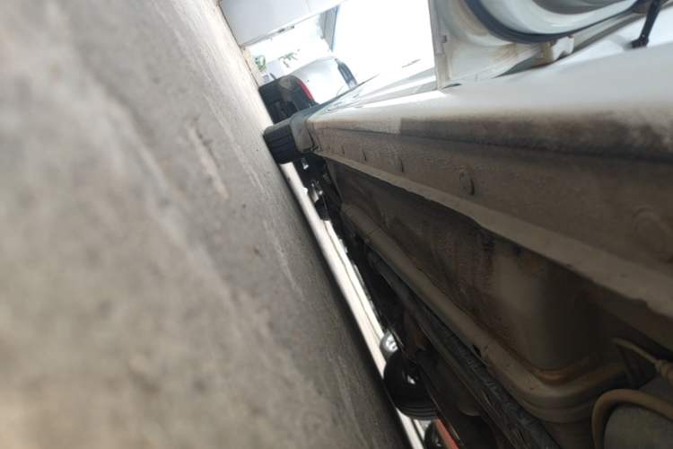 Used Hyundai Verna (older generation) 2014 1.4L Manual Smart GLS Trim Left Side Sill
