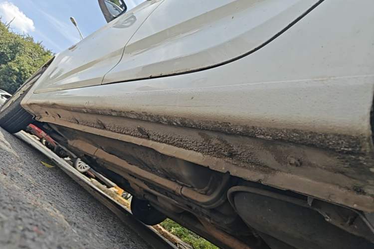 Used Hyundai Verna (older generation) 2014 1.4L Manual Smart GLS Trim Left Side Sill