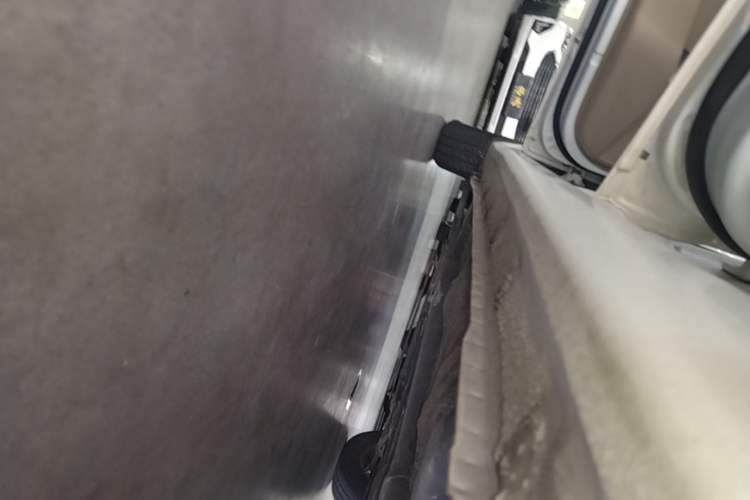 Used Hyundai Verna (older generation) 2014 1.4L Automatic Smart GLS Left Side Sill
