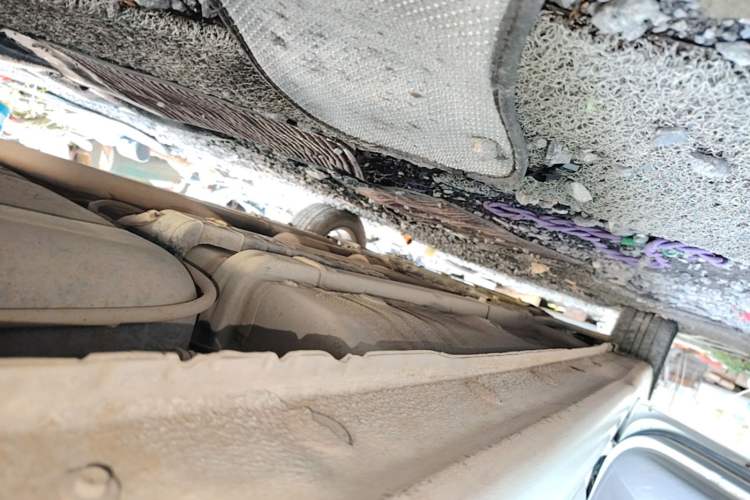 Used Hyundai Verna (older generation) 2014 1.4L Manual Fashion GS Model Left Side Sill