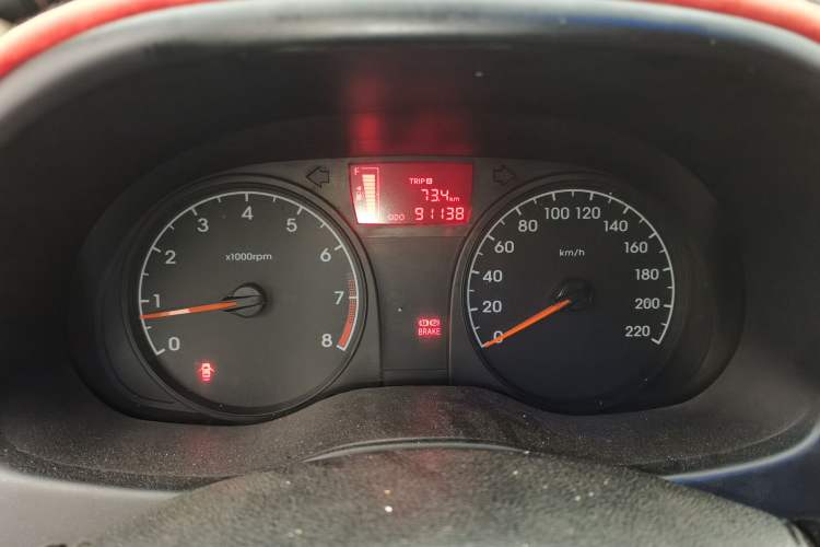 Used Hyundai Verna (older generation) 2014 1.4L Manual Smart GLS Trim Odometer Close Up