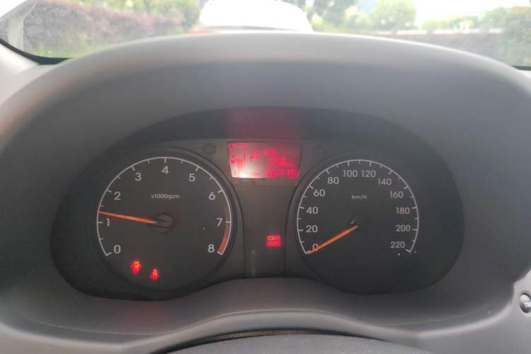Used Hyundai Verna (older generation) 2014 1.4L Automatic Smart GLS Odometer Close Up