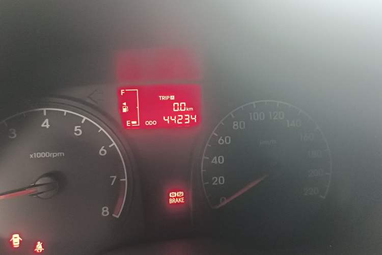Used Hyundai Verna (older generation) 2014 1.4L Manual Smart GLS Trim Odometer Close Up