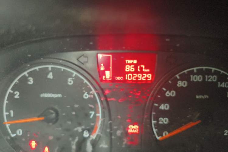 Used Hyundai Verna (older generation) 2014 1.4L Manual Smart GLS Trim Odometer Close Up