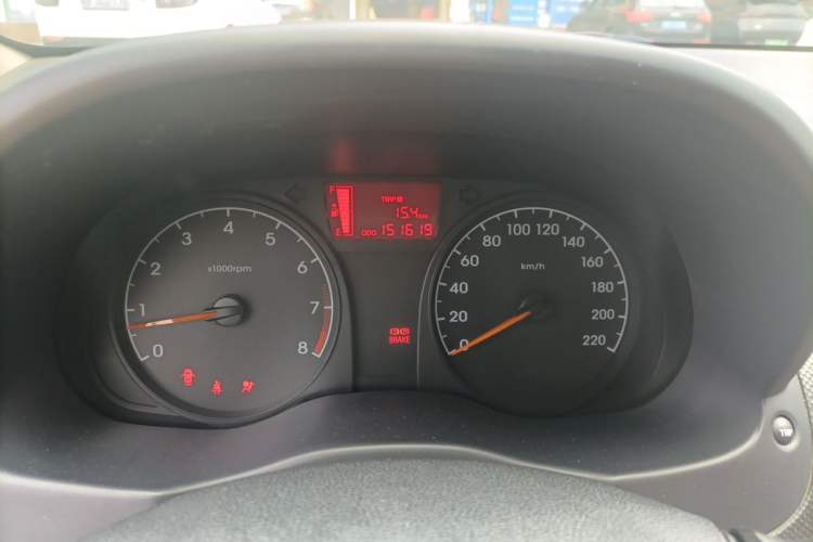 Used Hyundai Verna (older generation) 2014 1.4L Manual Smart GLS Trim Odometer Close Up